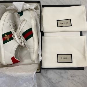 Gucci women’s ace sneaker with bee. Fits like size 8